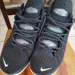 Nike LeBron 18 (XVIII)